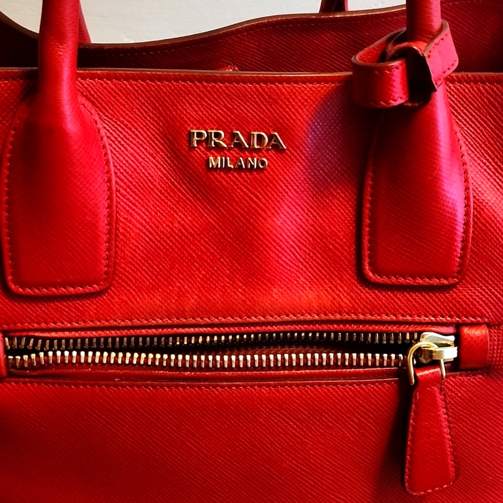 💯Authentic Red Prada Cuir Promenade Front Zip Tote Saffiano Leather Large - Picture 10 of 10